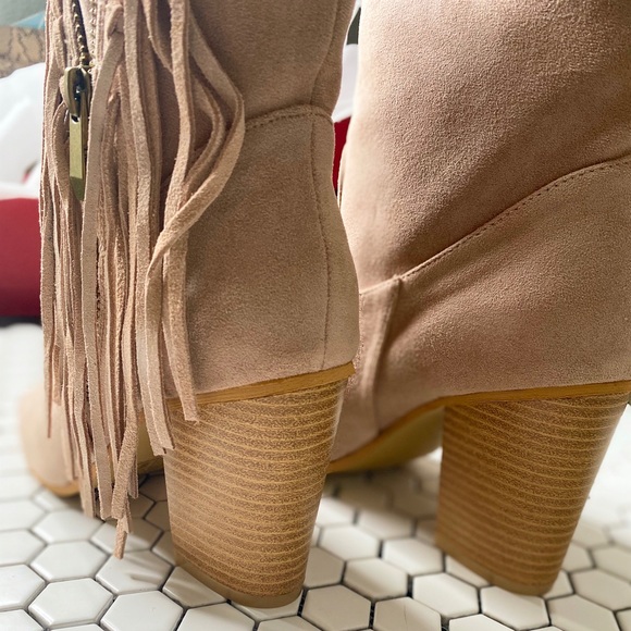 Women’s peep toe fringe Boho bootie - Picture 3 of 6